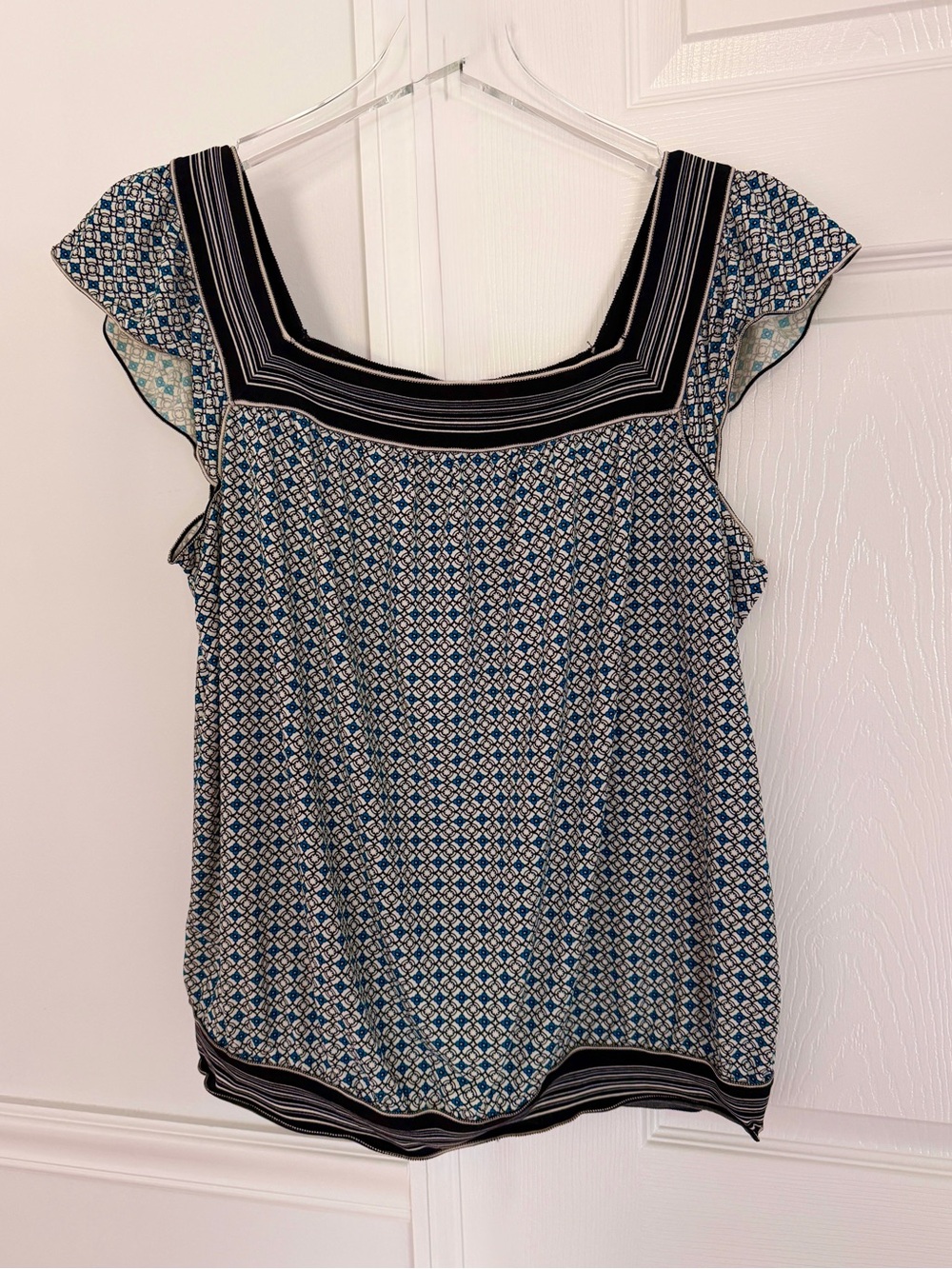 Max Studio Geometric Flutter Sleeve Blouse Blue White square neckline XL